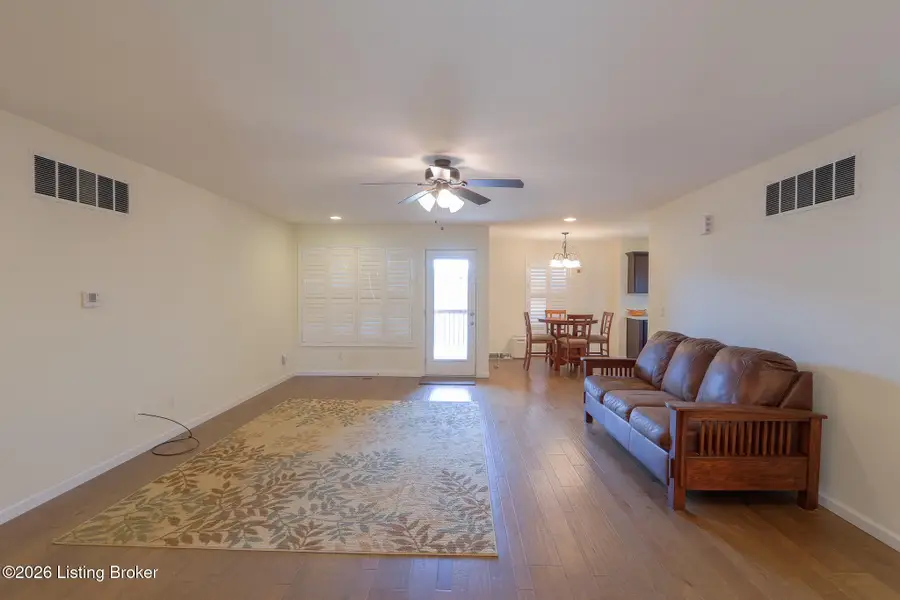 956 Thoroughbred Rd, Shelbyville, KY 40065 - #3