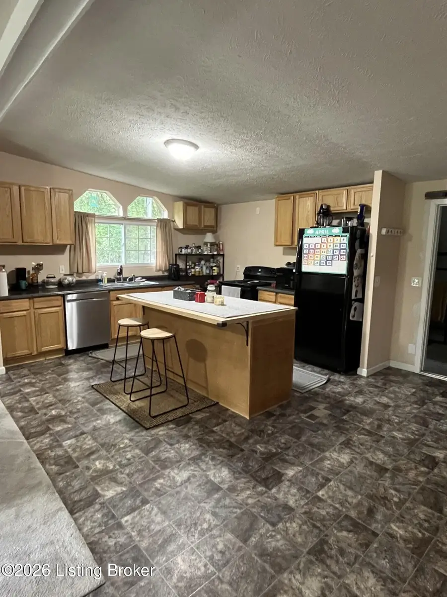 435 Thompson Ln, Vine Grove, KY 40175 - #2