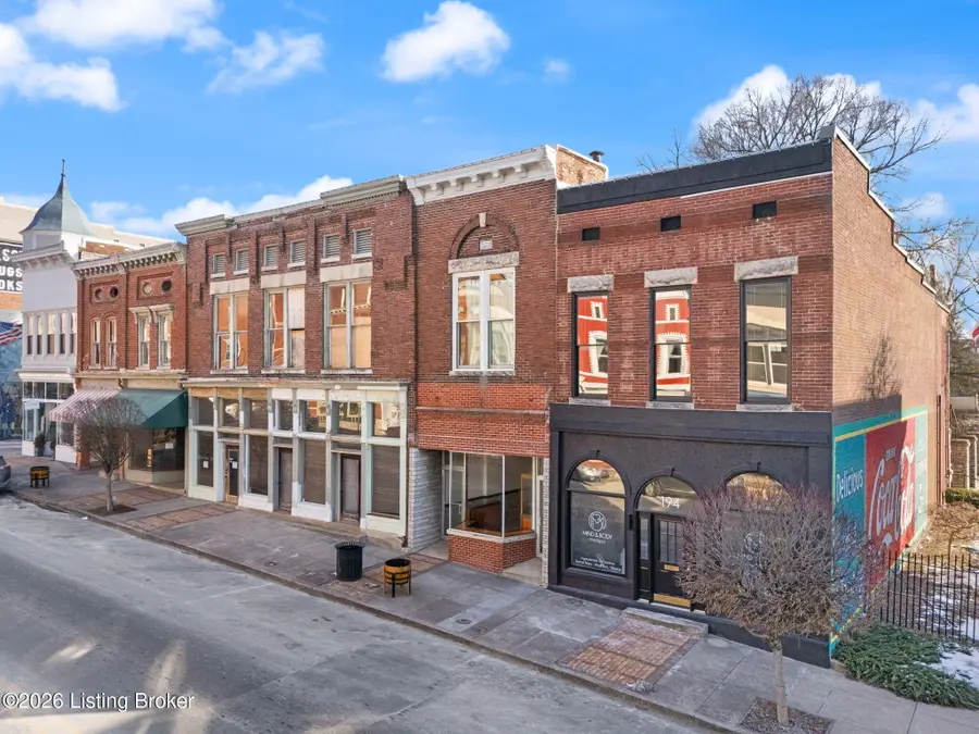 192 S Main St, Versailles, KY 40383 - #3