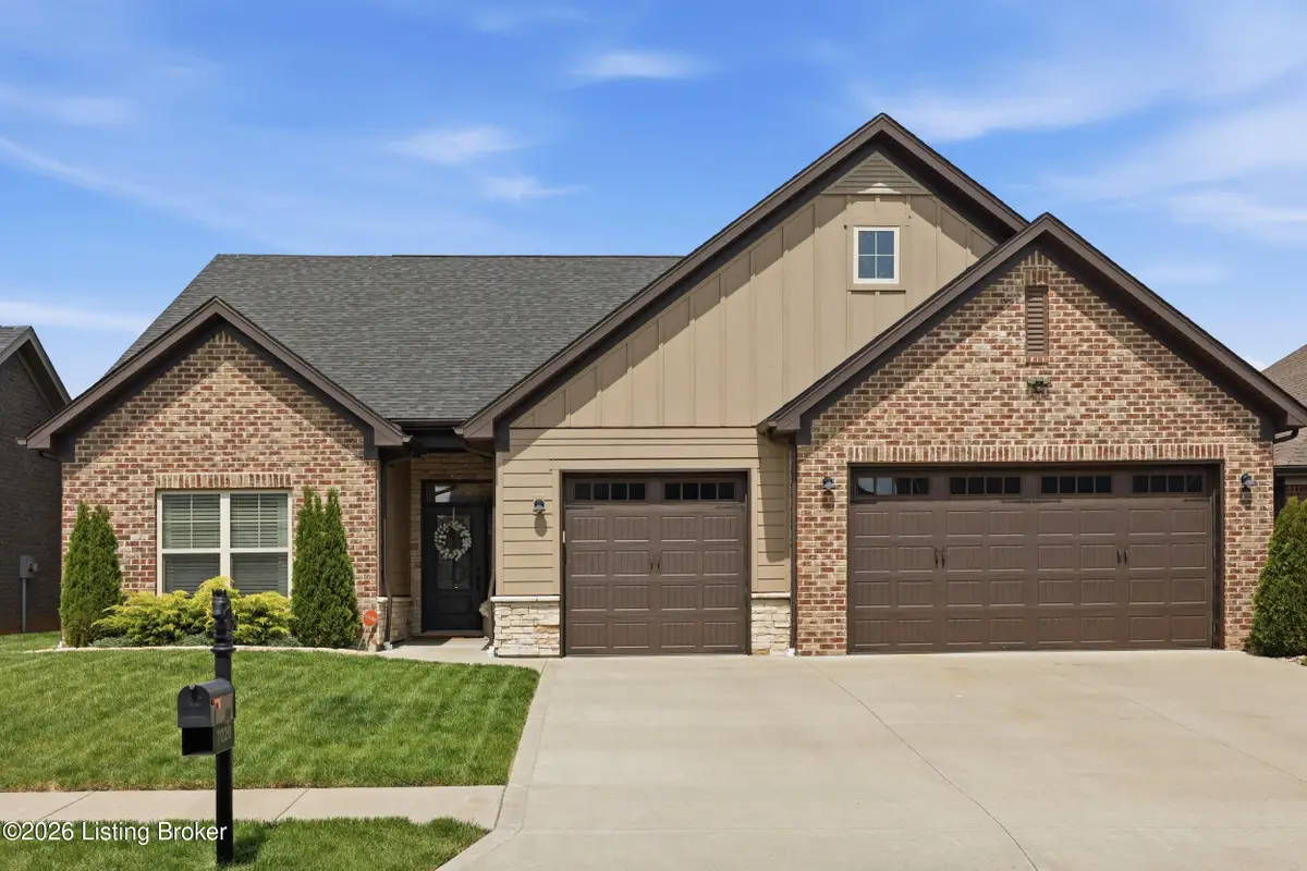 7020 Equine Ave, Sellersburg, IN 47172 - #1