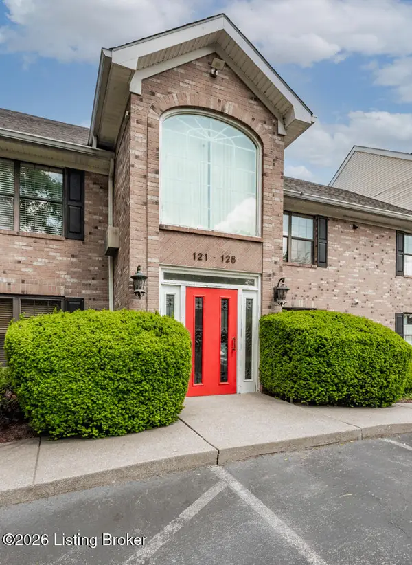 2726 Hollywood Terrace #124, Louisville, KY 40206