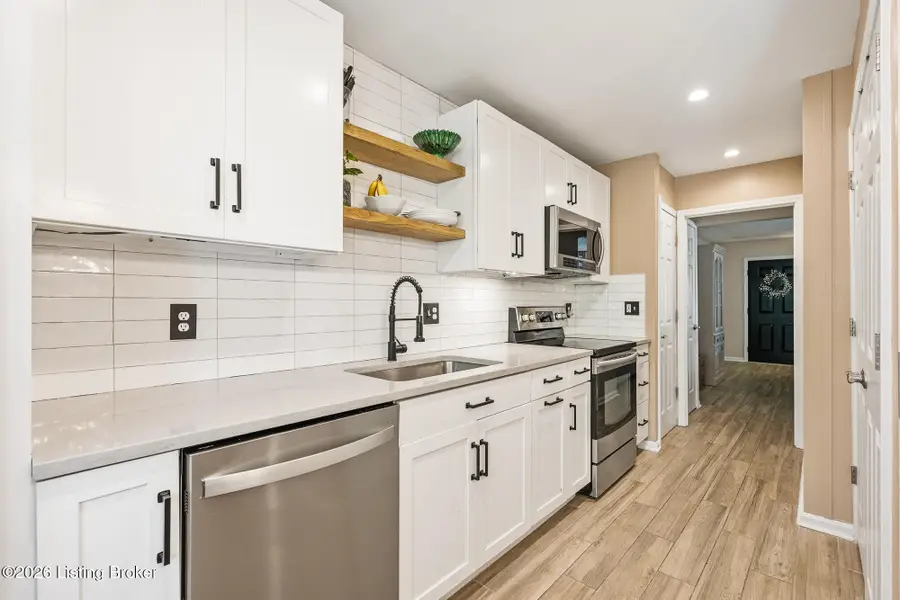 10755 Colonial Woods Ct, Louisville, KY 40223 - #3