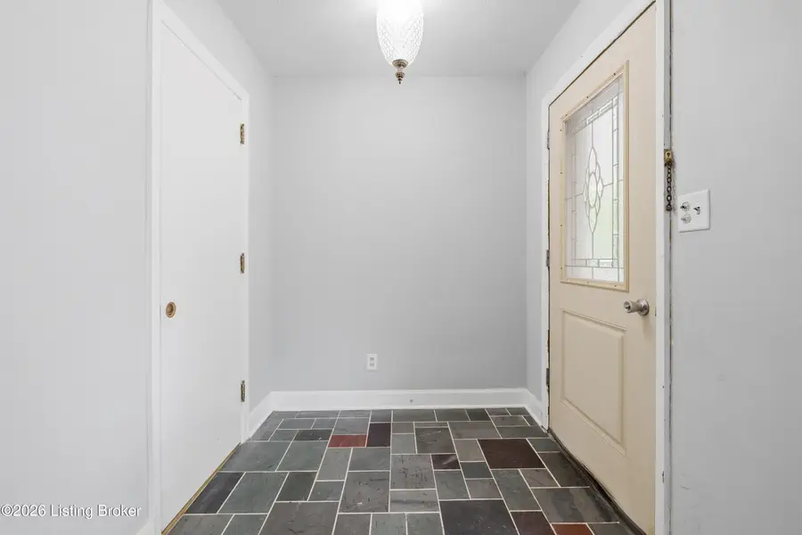 7708 Smyrna Pkwy, Louisville, KY 40228 - #3