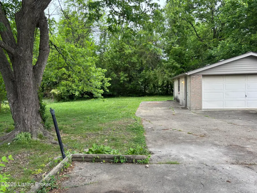 135 Outer Loop, Louisville, KY 40214 - #3