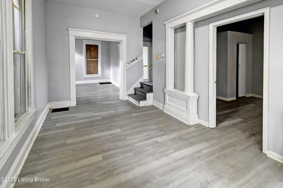 646 S 35th St, Louisville, KY 40211 - #2