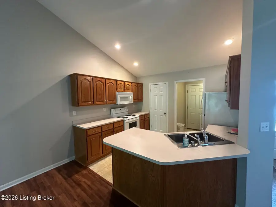 554A Hillcrest Dr, Brandenburg, KY 40108 - #3