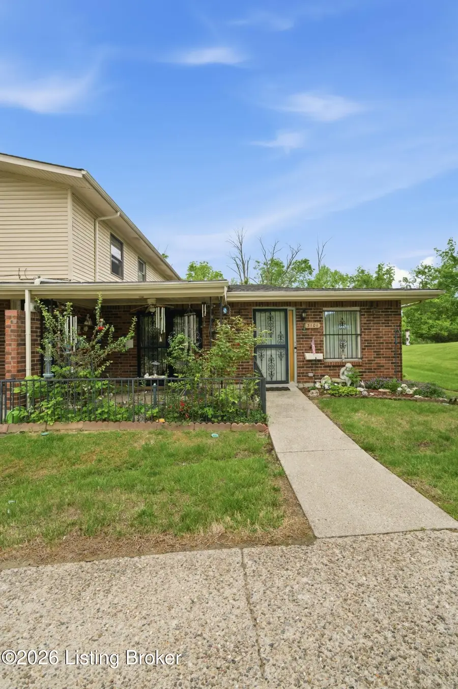 3101 Meadowside Ct, Louisville, KY 40214 - #2