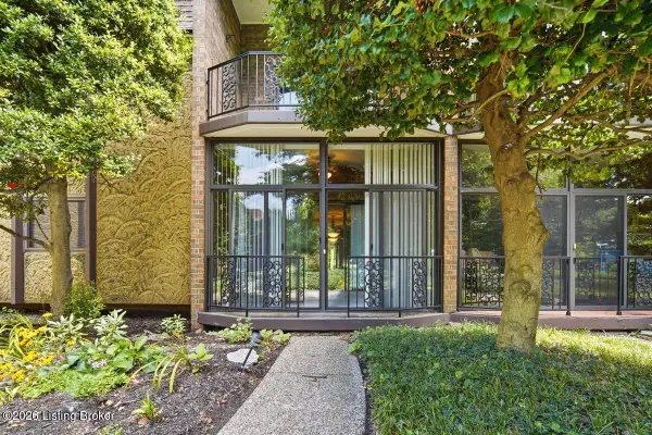 1602 Gardiner Ln #APT 130, Louisville, KY 40205