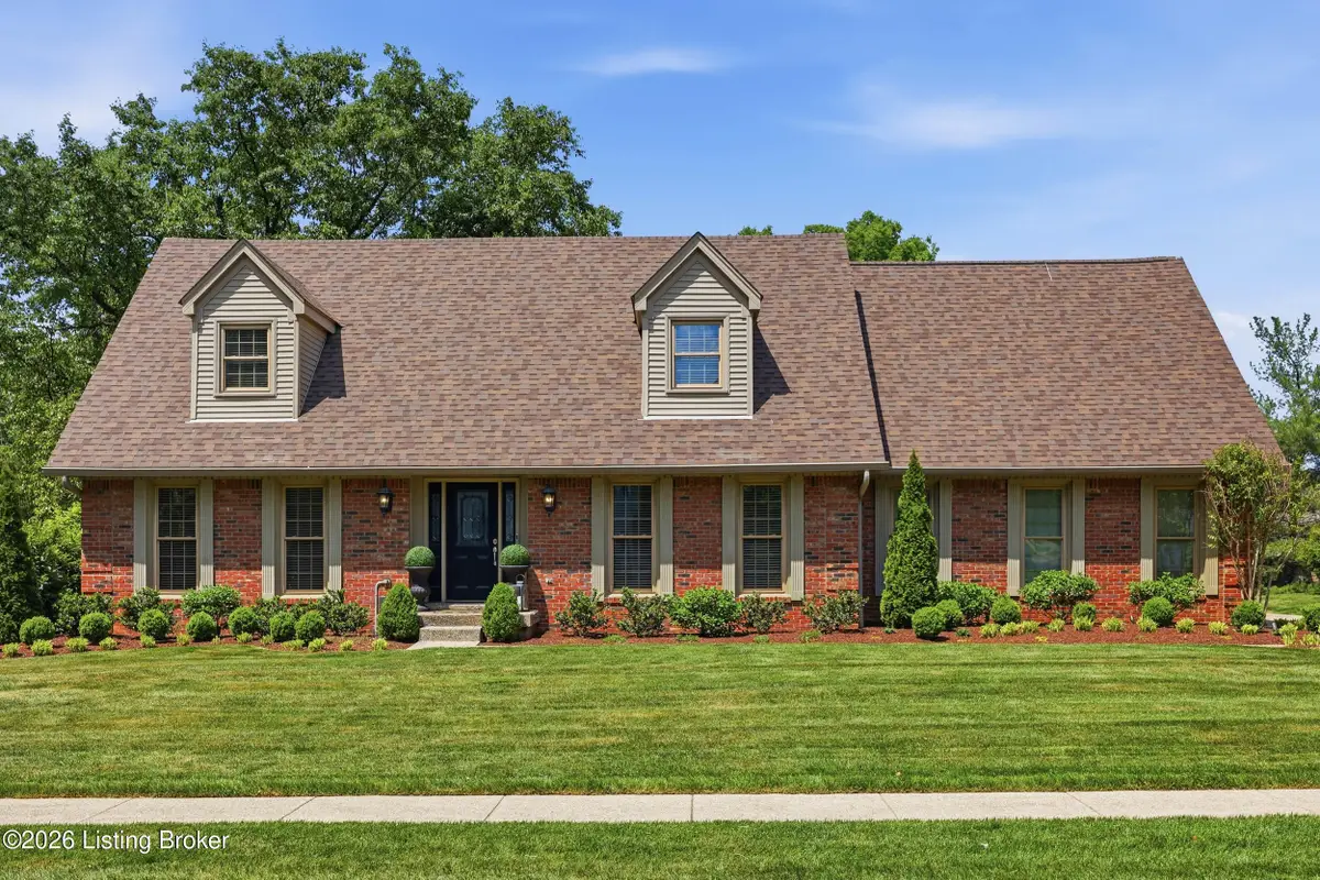 8207 Regency Woods Way, Louisville, KY 40220 - #1