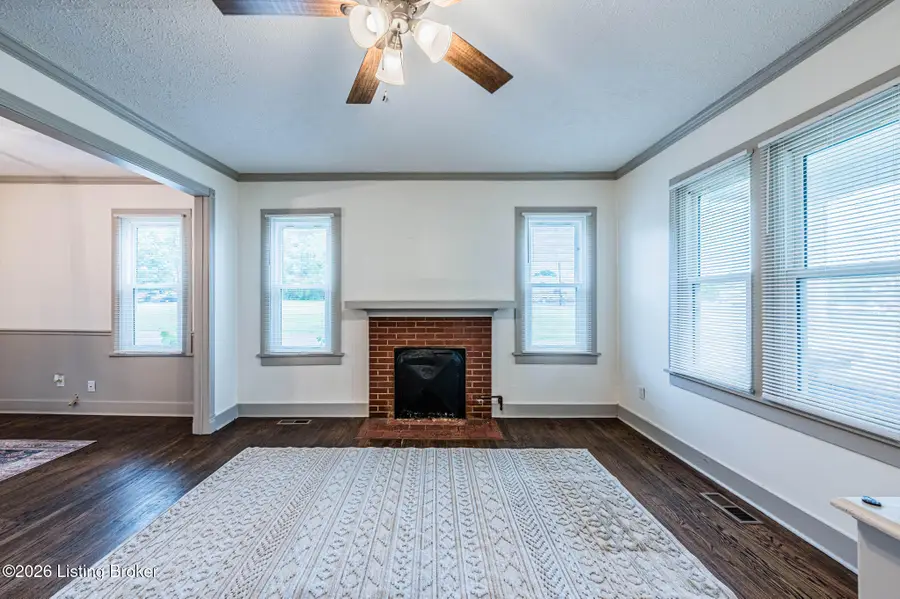 303 E 4th St, Smiths Grove, KY 42171 - #3