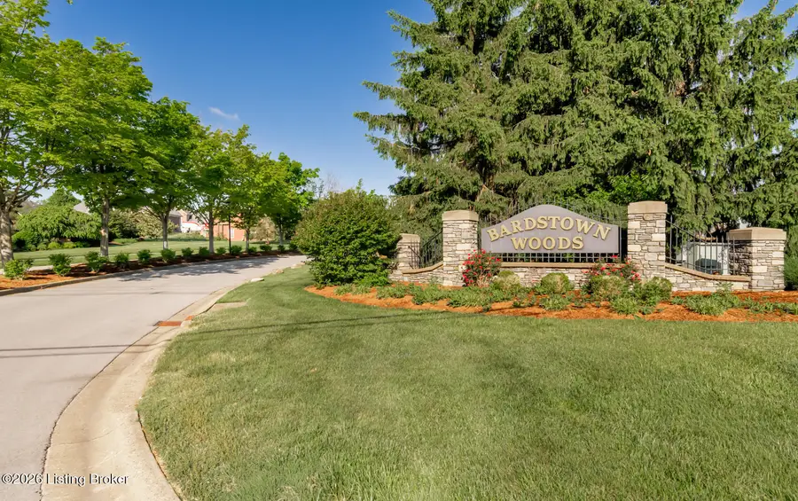 10720 Bardstown Woods Blvd, Louisville, KY 40291 - #2