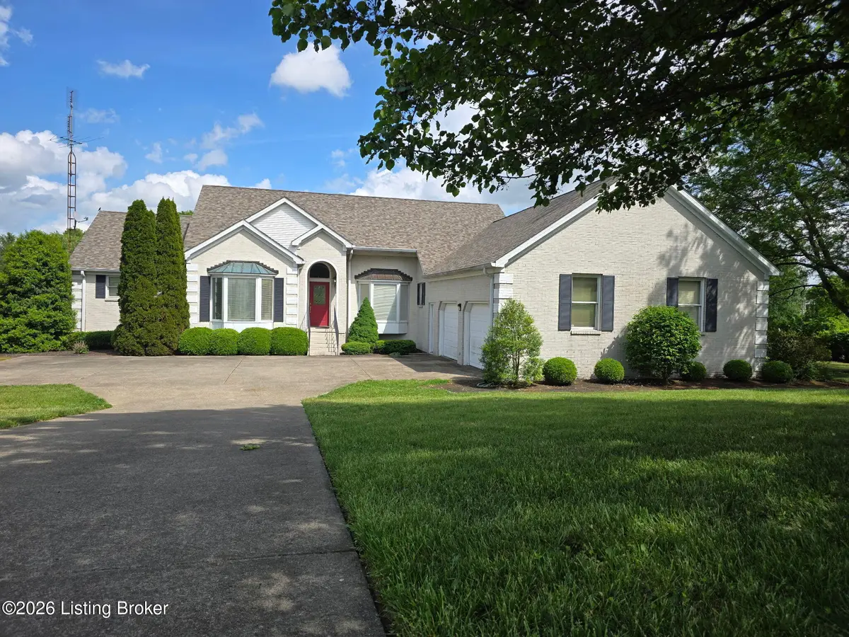 102 Lakeview Dr, Springfield, KY 40069 - #1