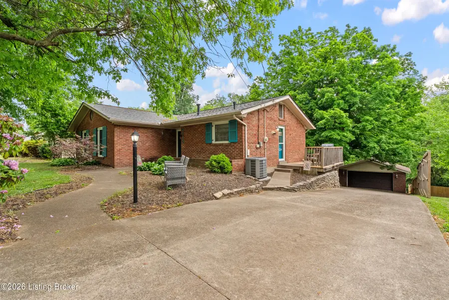 4315 Southridge Dr, Louisville, KY 40272 - #2