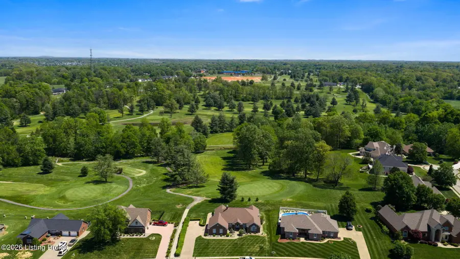 557 Saint Andrews Dr, Vine Grove, KY 40175 - #3