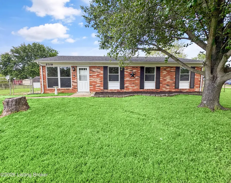 5709 Larkgrove Dr, Louisville, KY 40229 - #2