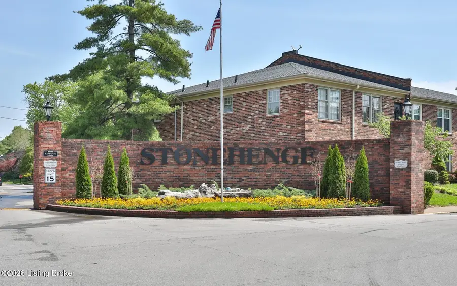 263 Stonehenge Dr #104, Louisville, KY 40207 - #3