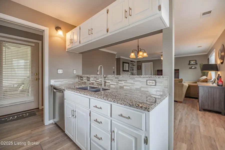 414 Rosewood Ct, Louisville, KY 40223 - #2