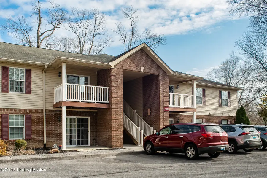 12401 Brothers Ave #APT 108, Louisville, KY 40243 - #2