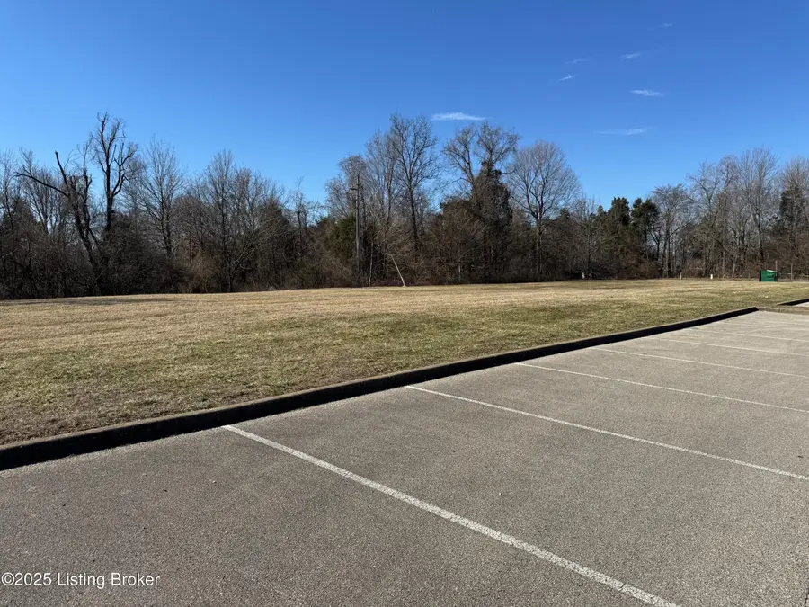 9707 Preston Spring Dr, Louisville, KY 40229 - #3
