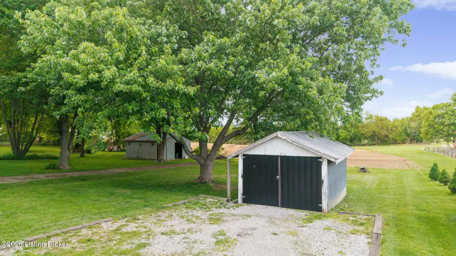 120 Fairview St, Pleasureville, KY 40057 - #3