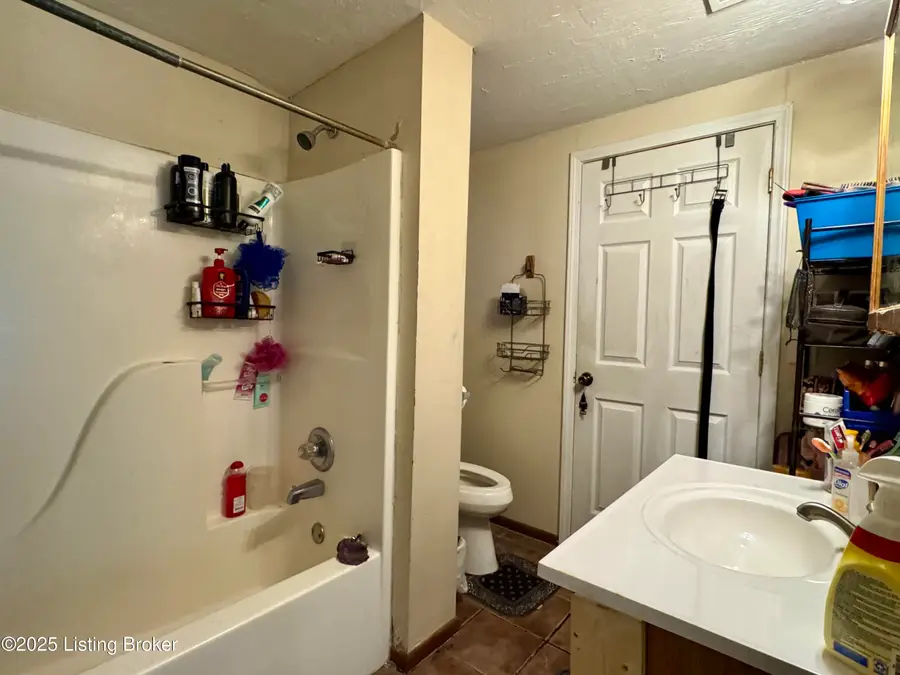 3626 Larkwood Ave, Louisville, KY 40212 - #2