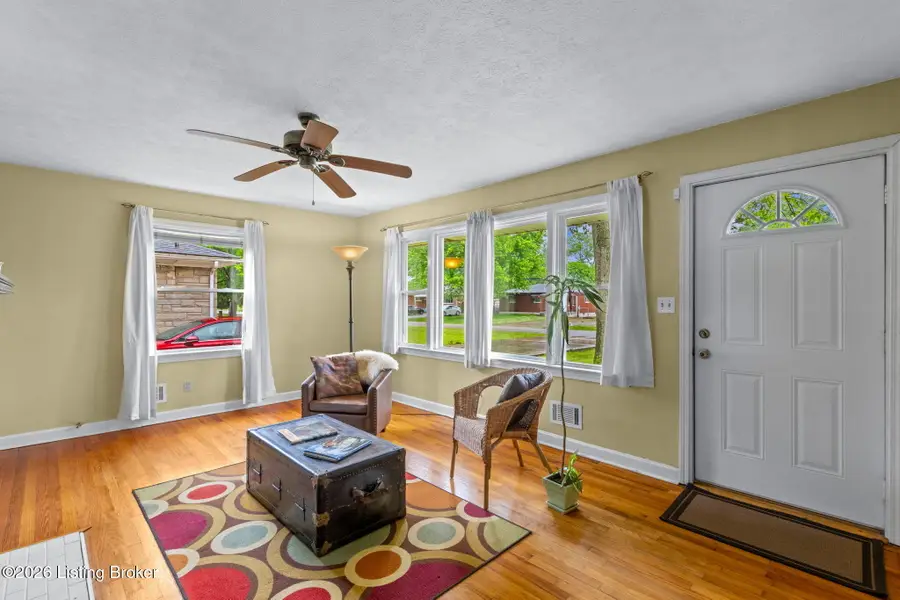4724 Van Hoose Rd, Louisville, KY 40216 - #3