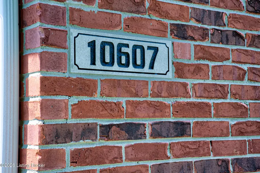 10607 Glenmary Springs Dr, Louisville, KY 40291 - #2