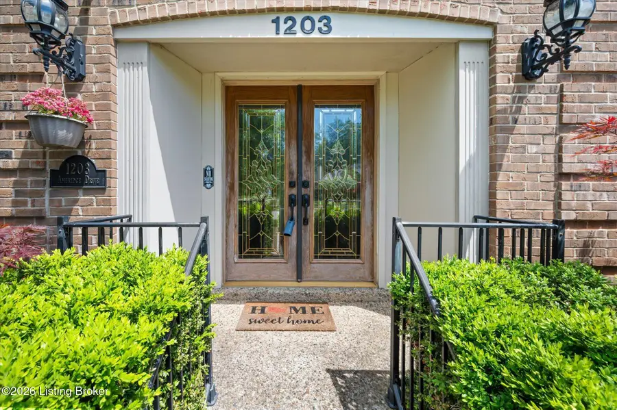 1203 Ambridge Dr, Louisville, KY 40207 - #2