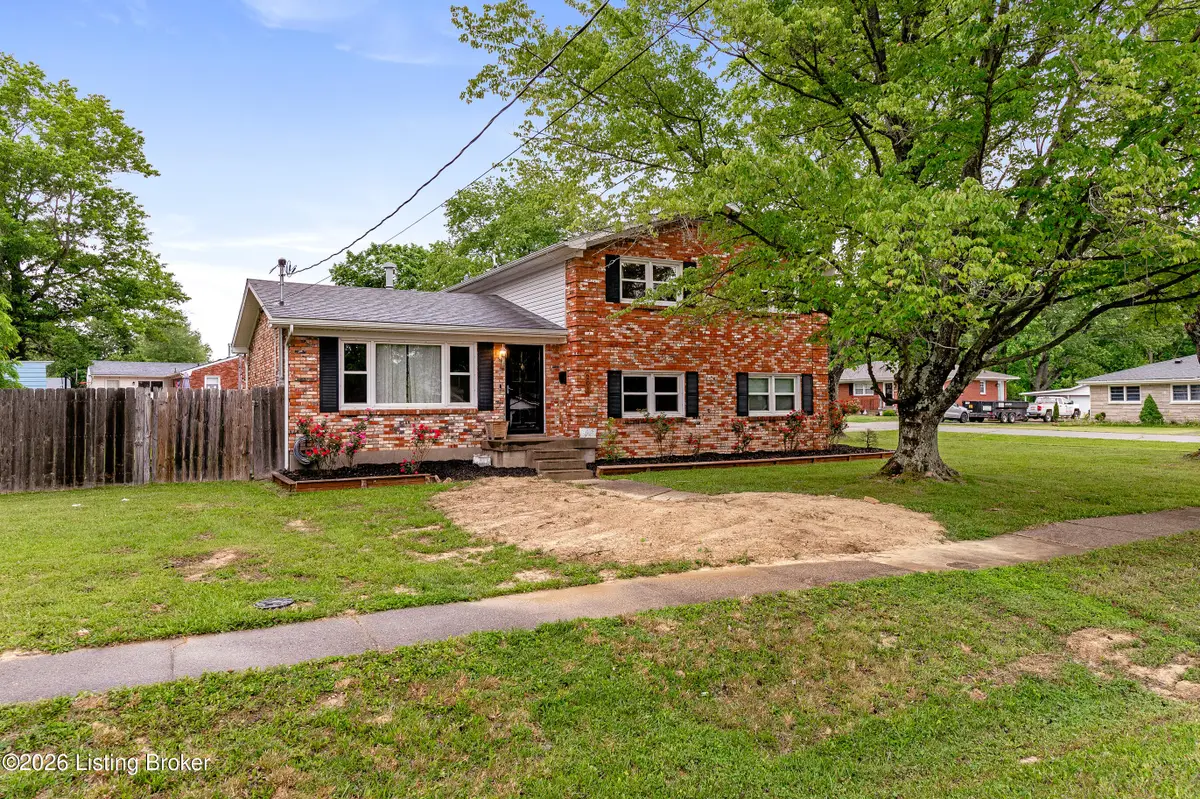 201 Harpers Ferry Rd, Louisville, KY 40214 - #1