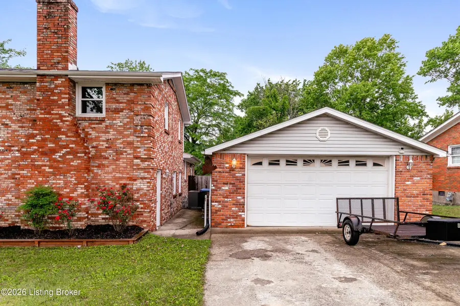 201 Harpers Ferry Rd, Louisville, KY 40214 - #2