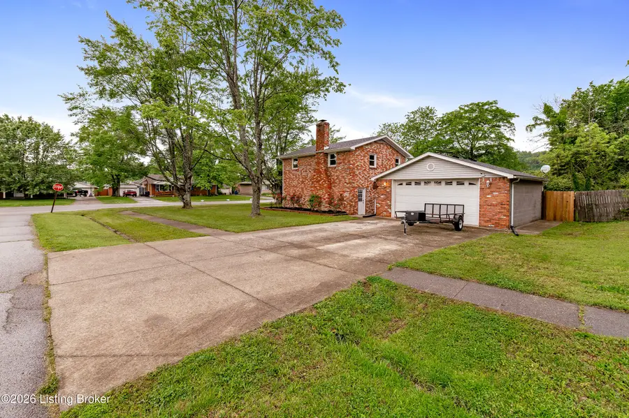 201 Harpers Ferry Rd, Louisville, KY 40214 - #3