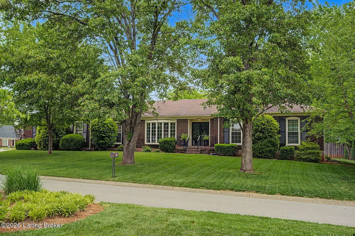 2219 Stonehurst Dr, Louisville, KY 40242 - #1