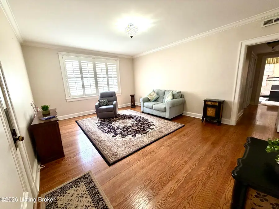 1601 Spring Dr #APT 1, Louisville, KY 40205 - #2