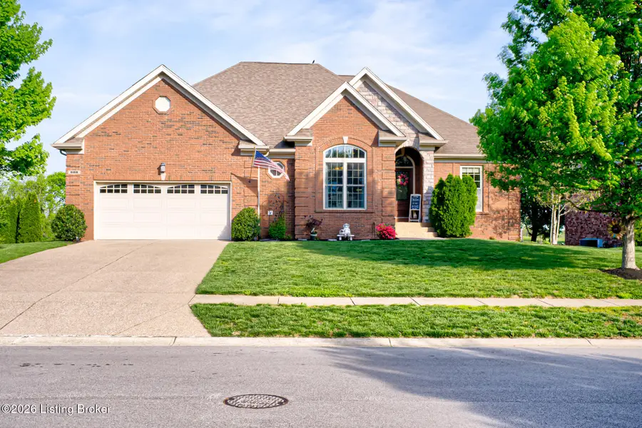 688 Ashbourne Dr, Shelbyville, KY 40065 - #2