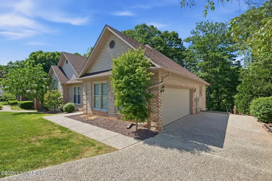 8411 Lacevine Pl, Louisville, KY 40220 - #3