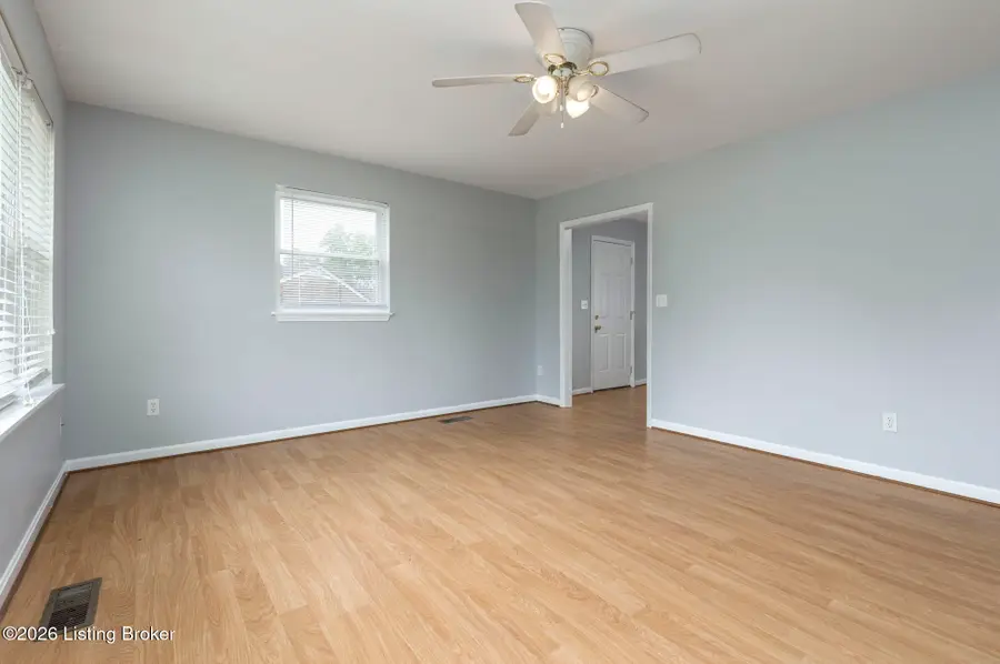 5606 Leemont Ct, Louisville, KY 40272 - #2