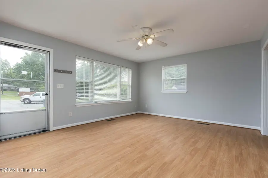 5606 Leemont Ct, Louisville, KY 40272 - #3