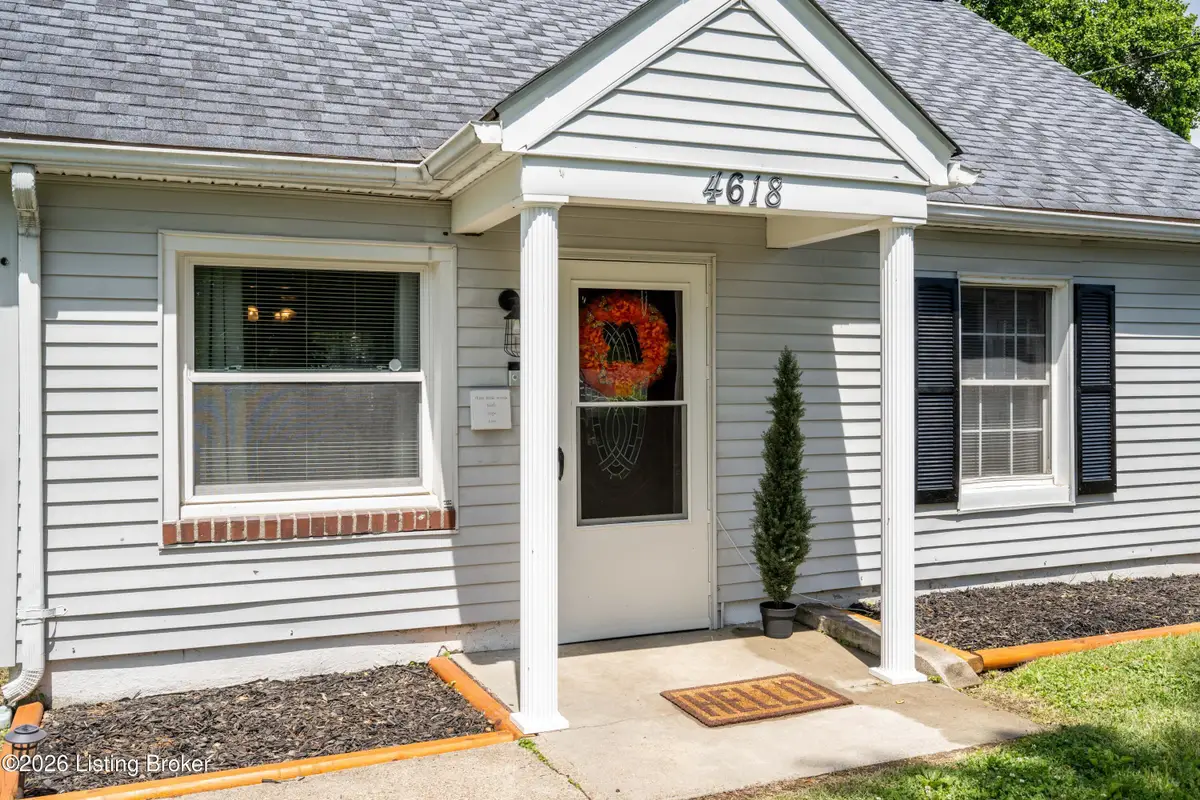 4618 Grandview Dr, Louisville, KY 40216 - #1