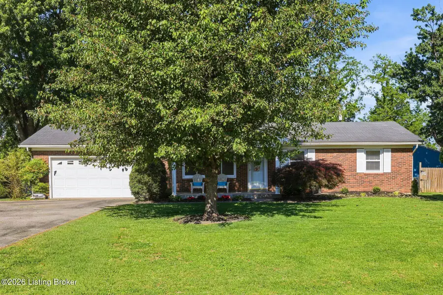 687 Meadowbrook Dr, Shepherdsville, KY 40165 - #2