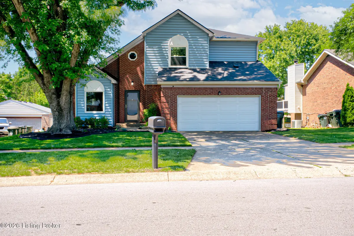 8815 Raintree Dr, Louisville, KY 40220 - #1