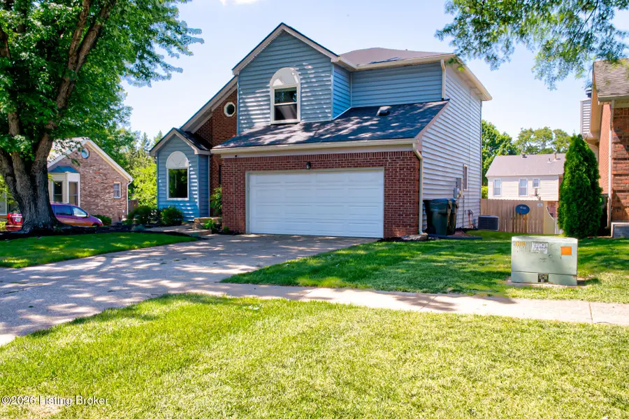 8815 Raintree Dr, Louisville, KY 40220 - #2