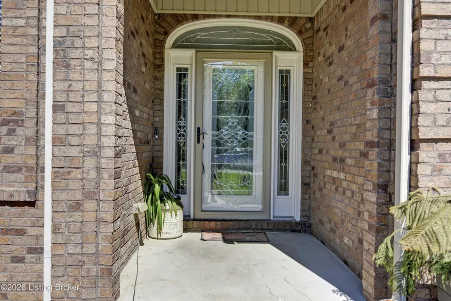 105 Victory Lake Dr, Vine Grove, KY 40175 - #2
