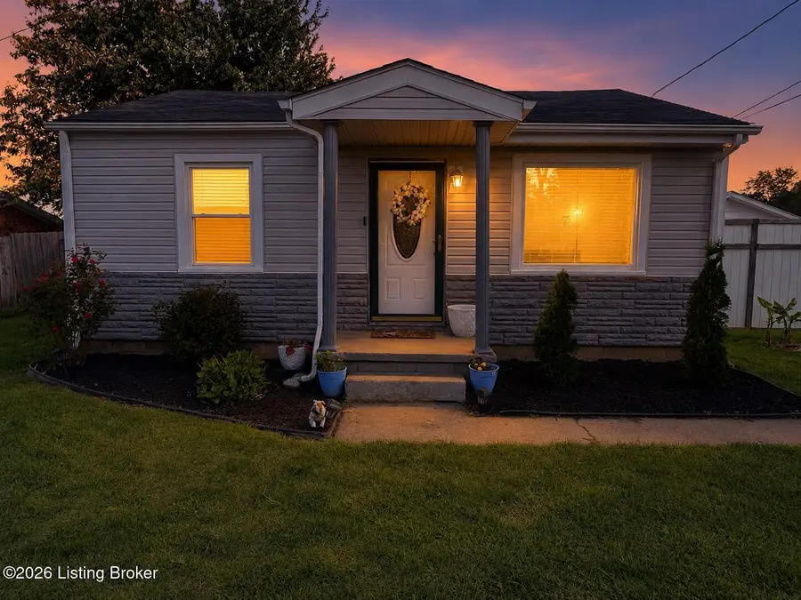 201 Meadowview Dr, Mount Washington, KY 40047 - #2