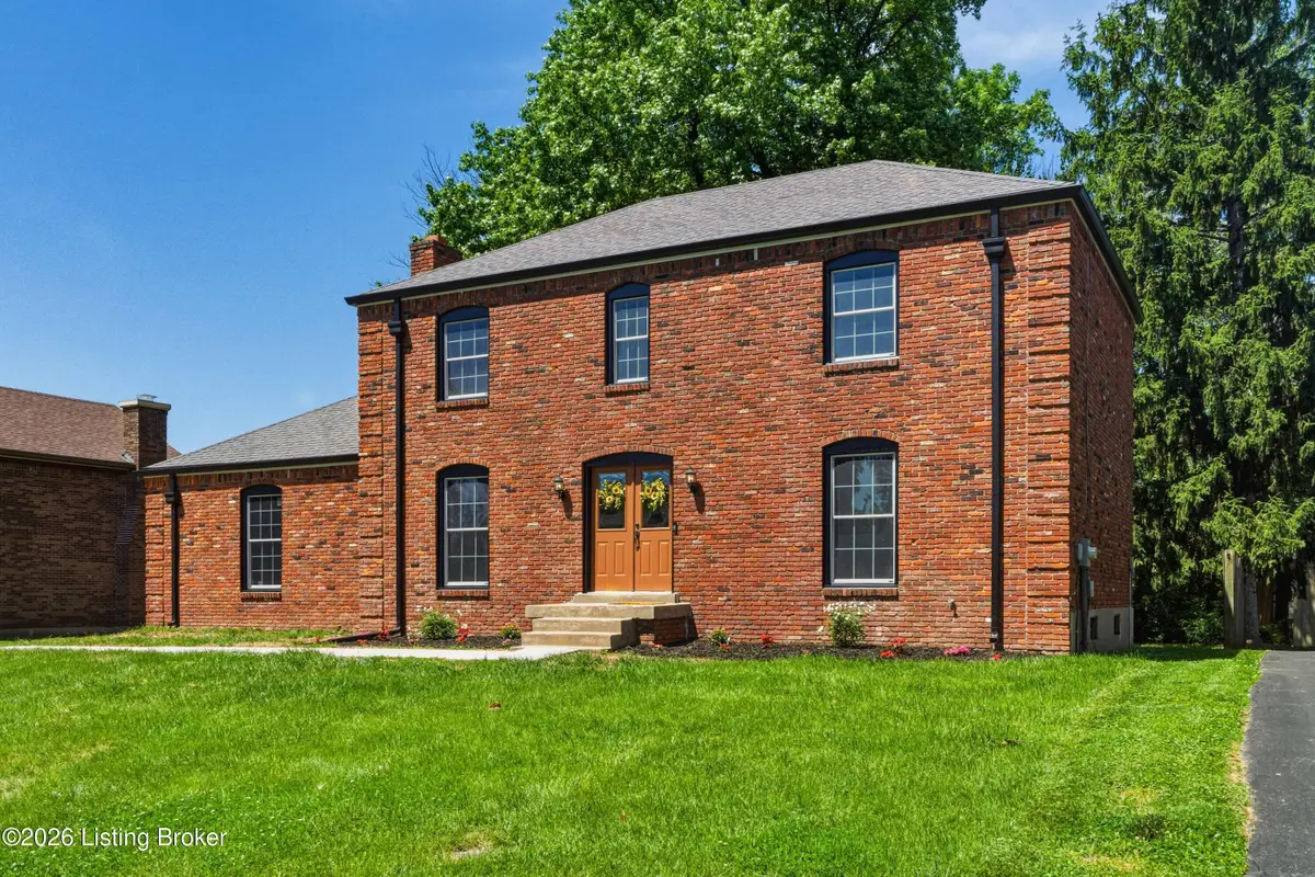 9205 Collingwood Rd, Jeffersontown, KY 40299 - #1