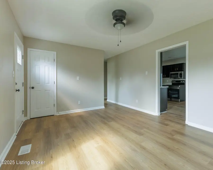 71 Zelkova Dr, Shelbyville, KY 40065 - #2