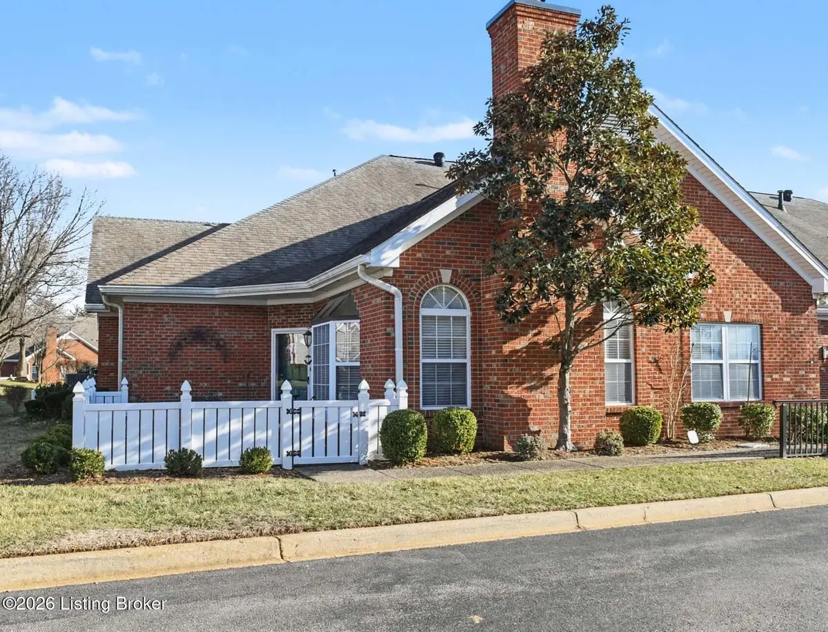 8126 Saint Andrews Village Dr, Louisville, KY 40241 - #1