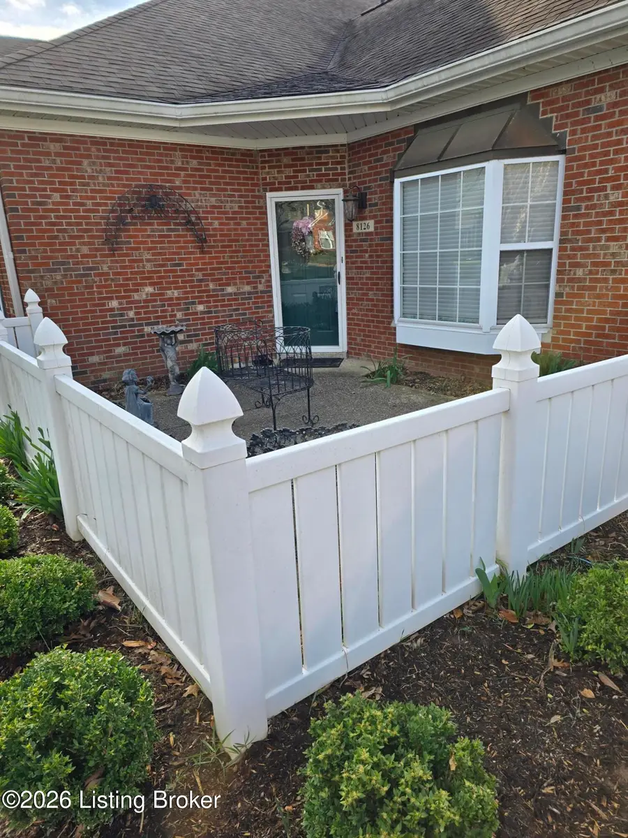 8126 Saint Andrews Village Dr, Louisville, KY 40241 - #2