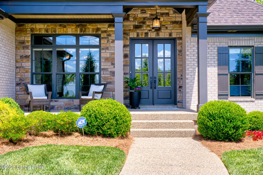 4003 Thomas Farm Dr, Louisville, KY 40299 - #2