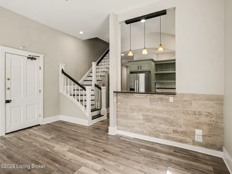 1037 S 4th St #APT 2, Louisville, KY 40203 - #3