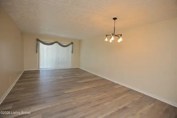 1600 Gardiner Ln #204, Louisville, KY 40205